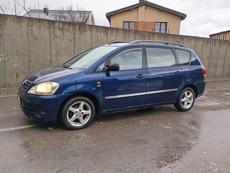 Photo 3 - Toyota Avensis Verso 2003 y Van