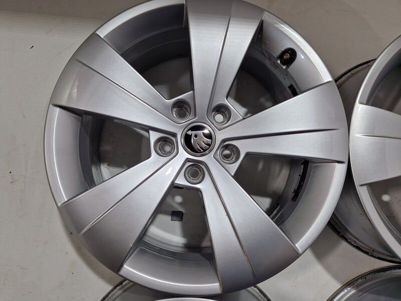 Photo 5 - Skoda Superb, originalūs Superb light alloy R17 rims