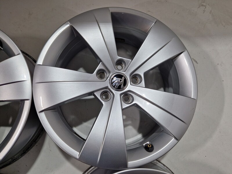 Photo 6 - Skoda Superb, originalūs Superb light alloy R17 rims