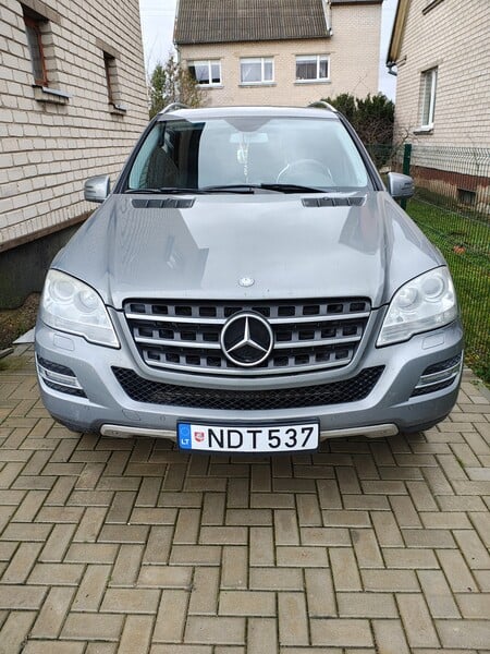 Photo 1 - Mercedes-Benz ML 300 2010 y Off-road / Crossover