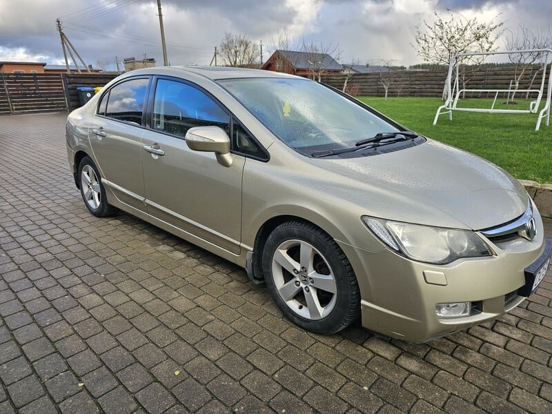 Photo 2 - Honda Civic 2008 y Sedan