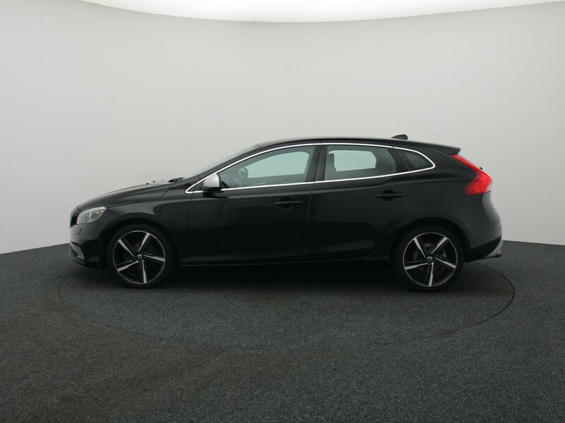 Фотография 6 - Volvo V40 2015 г Хэтчбек