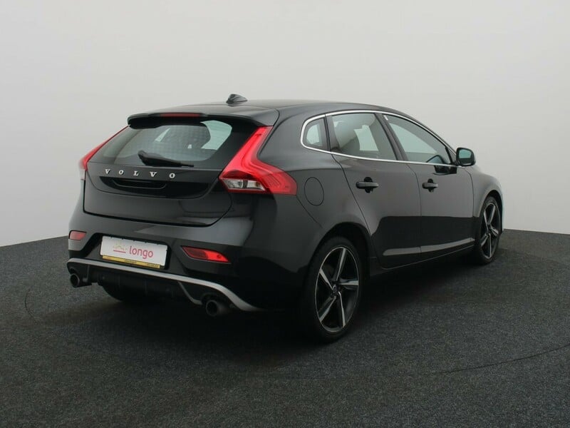 Фотография 8 - Volvo V40 2015 г Хэтчбек