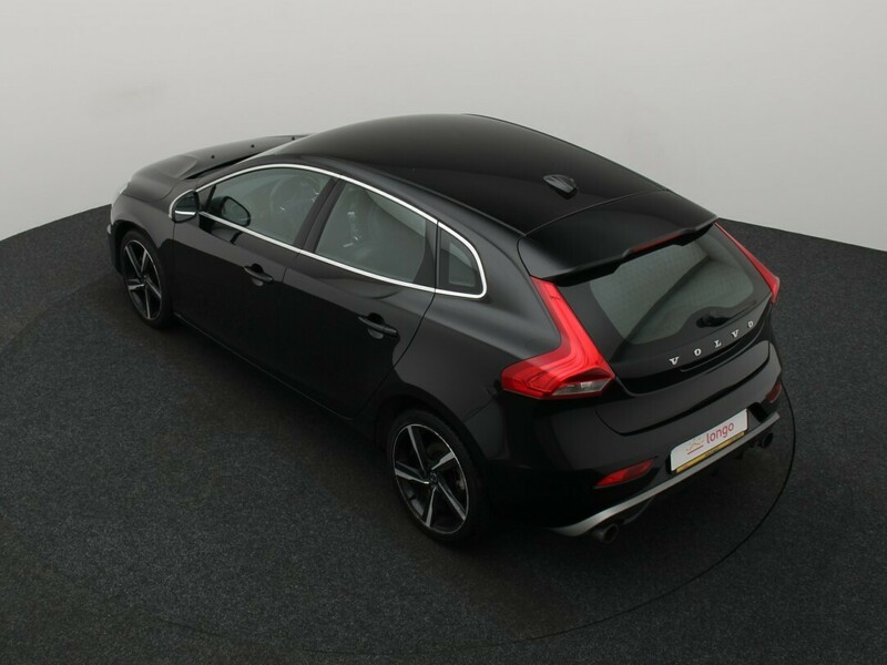 Фотография 12 - Volvo V40 2015 г Хэтчбек