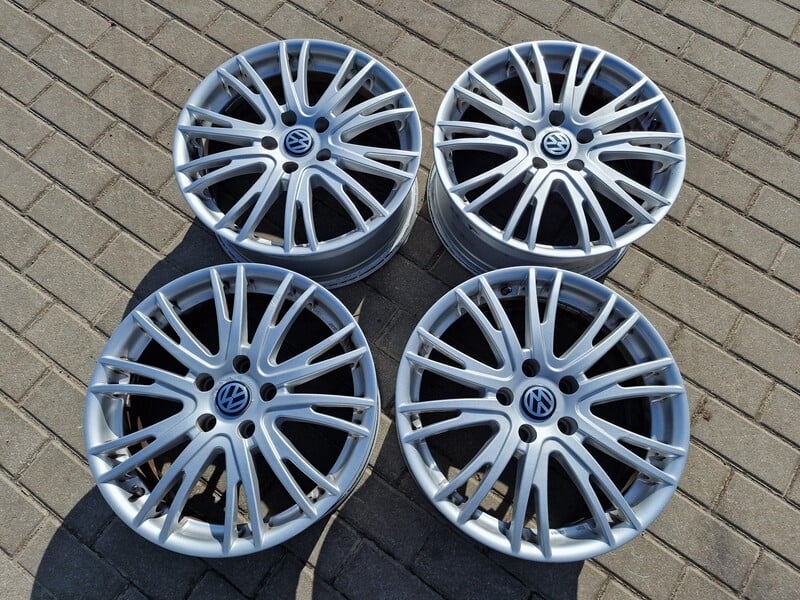 Photo 1 - Volkswagen Passat B8,T-Roc,Golf Passat light alloy R17 rims