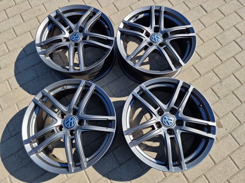 Photo 1 - Volkswagen Golf, Jetta, Touran Golf light alloy R18 rims