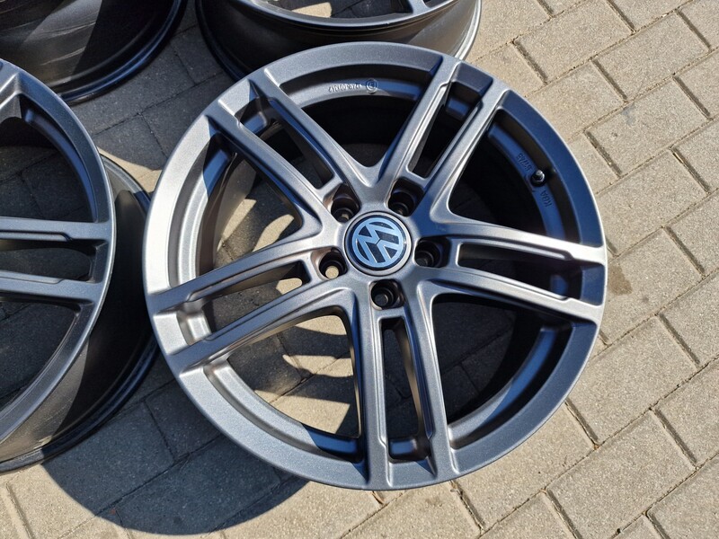 Photo 3 - Volkswagen Golf, Jetta, Touran Golf light alloy R18 rims