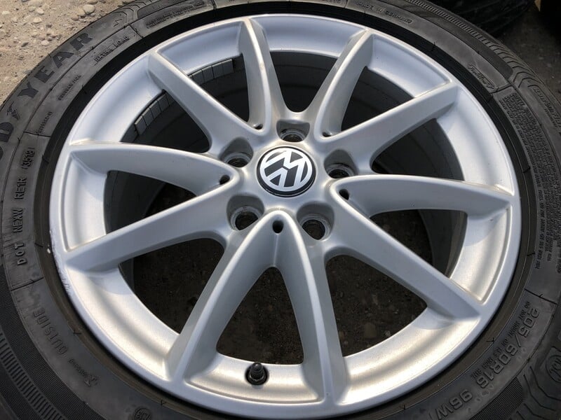 Photo 2 - Volkswagen Siunciam, 7J ET52 light alloy R16 rims