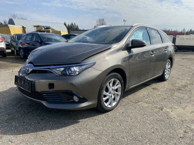 Фотография 1 - Toyota Auris 2016 г Универсал