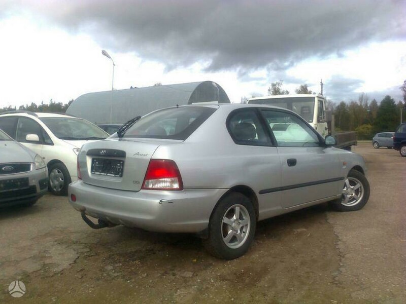 Photo 3 - Hyundai Accent 2002 y Hatchback