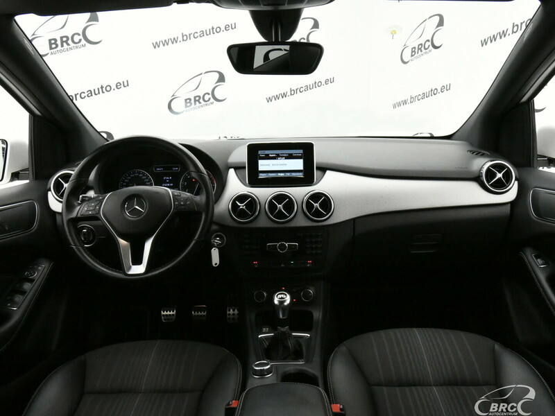 Photo 3 - Mercedes-Benz B 180 2012 y Hatchback