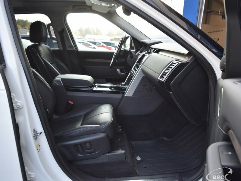 Фотография 11 - Land Rover Discovery 7 seats A/T 2020 г