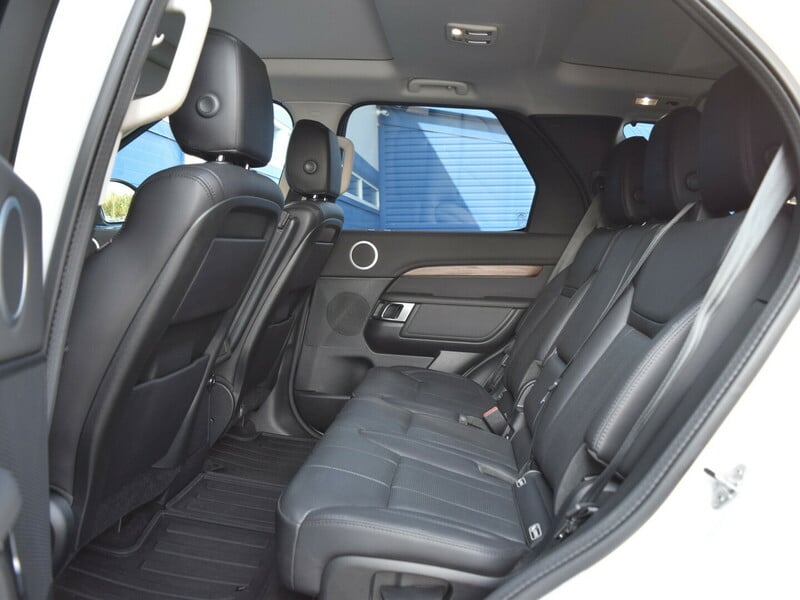 Фотография 12 - Land Rover Discovery 7 seats A/T 2020 г