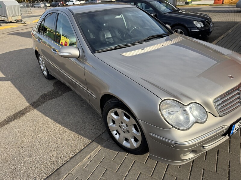 Фотография 22 - Mercedes-Benz C 200 2007 г Седан