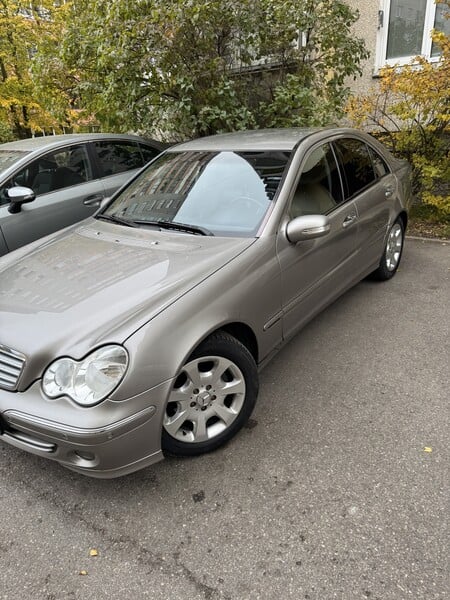 Фотография 26 - Mercedes-Benz C 200 2007 г Седан