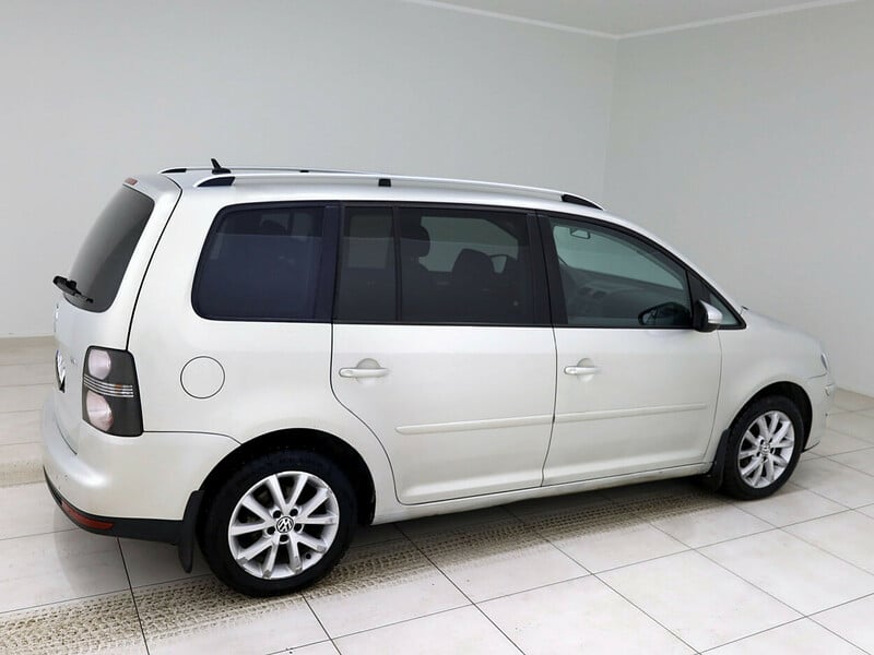 Фотография 3 - Volkswagen Touran 2010 г Минивэн