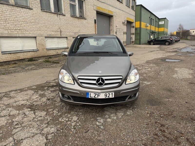 Photo 1 - Mercedes-Benz B 200 2005 y Wagon