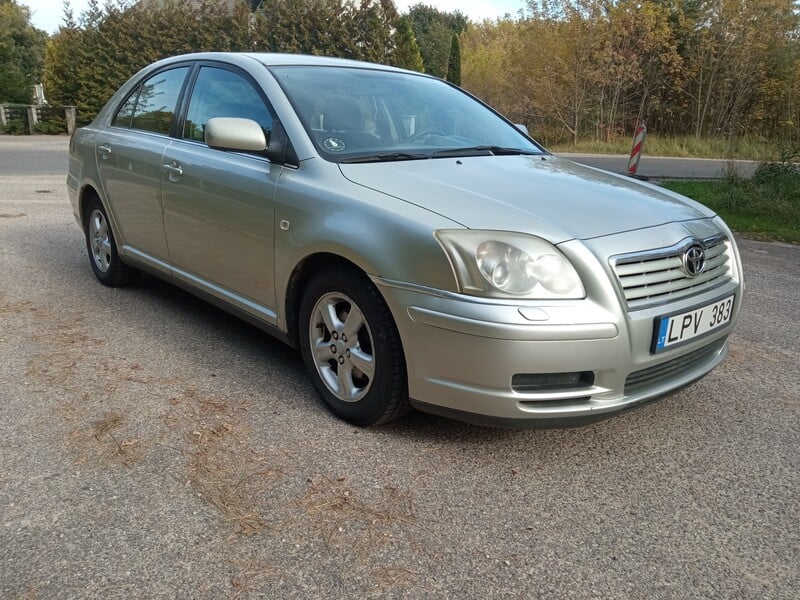 Photo 9 - Toyota Avensis 2006 y Hatchback