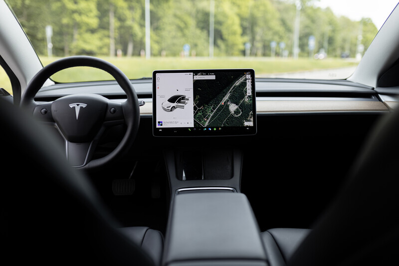 Photo 10 - Tesla Model 3 2021 y Sedan