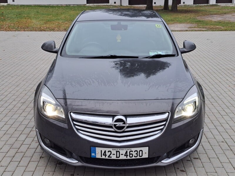 Фотография 1 - Opel Insignia 2015 г Хэтчбек