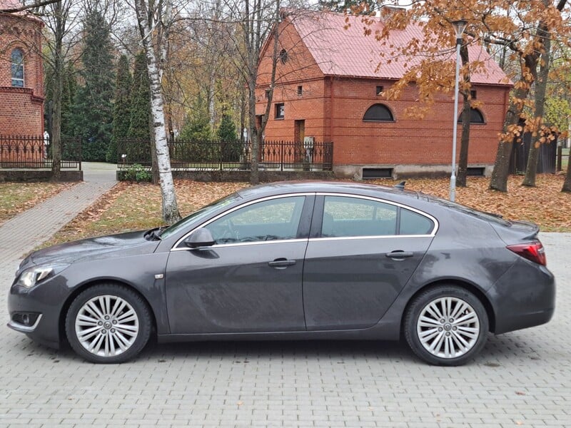 Фотография 2 - Opel Insignia 2015 г Хэтчбек