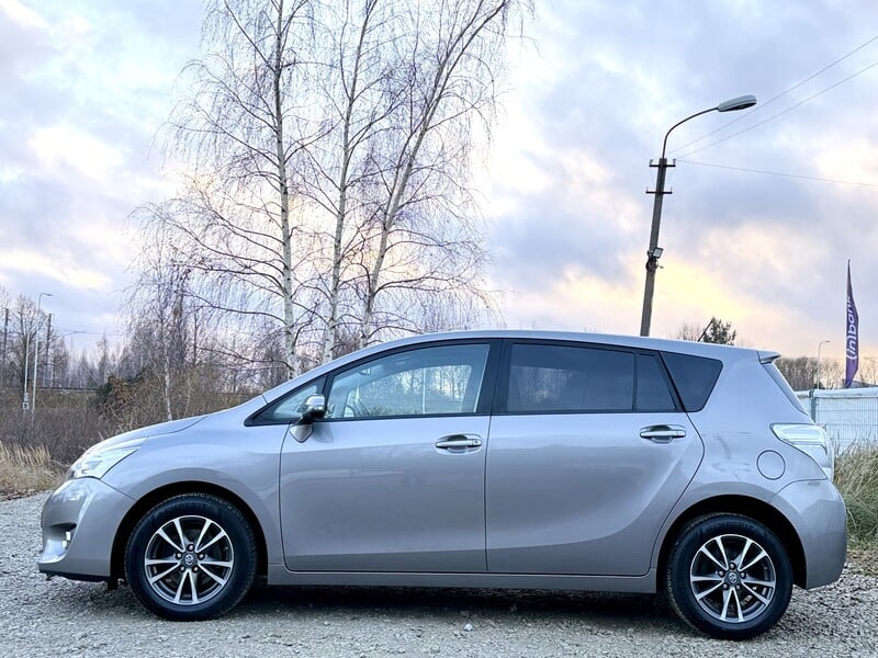 Фотография 13 - Toyota Verso 2015 г Минивэн