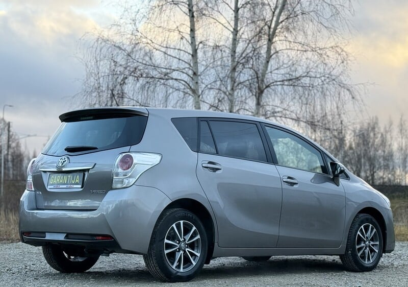 Фотография 4 - Toyota Verso 2015 г Минивэн