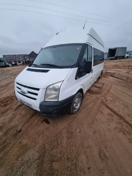 Photo 1 - Ford Transit 2010 y Minibus