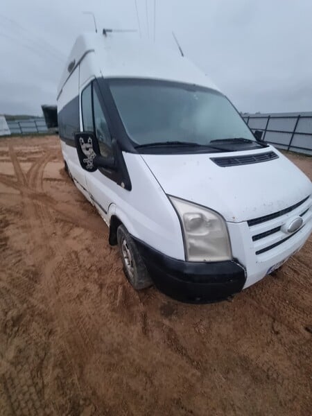 Photo 2 - Ford Transit 2010 y Minibus