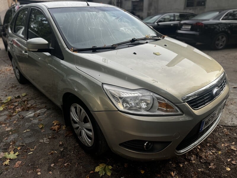 Photo 2 - Ford Focus 2009 y Hatchback