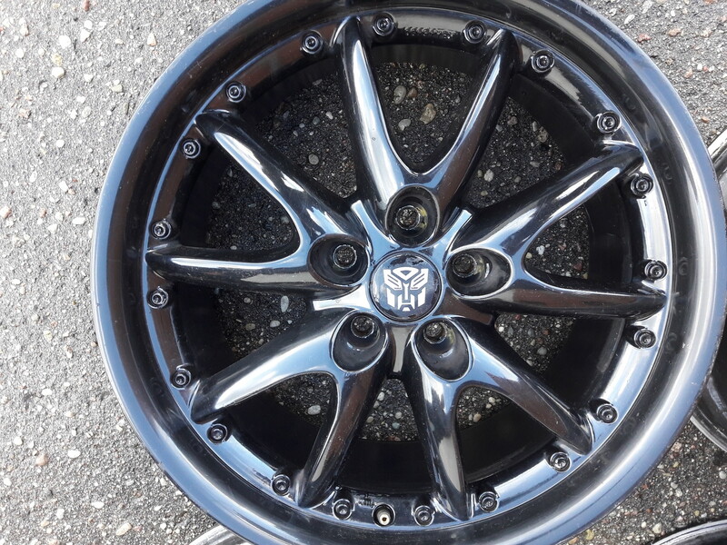 Photo 1 - Light alloy R18 rims