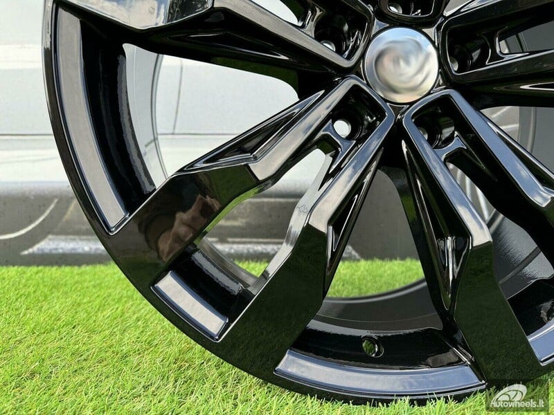 Фотография 9 - Autowheels VW Suzuka Style Tiguan, Golf литые R19 диски