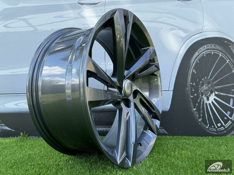 Фотография 7 - Autowheels VW Valencia Style Golf, Passat литые R19 диски