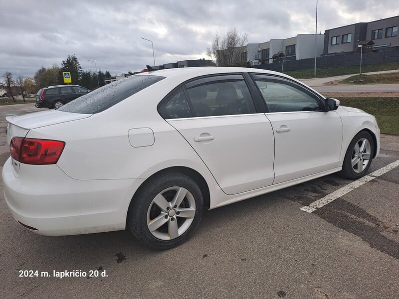 Photo 4 - Volkswagen Jetta TDI 2011 y