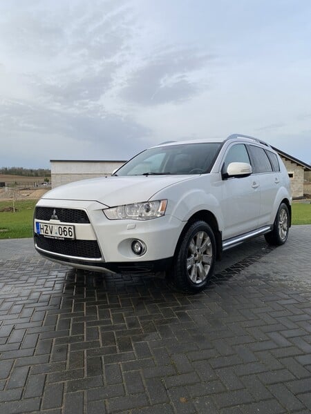 Photo 1 - Mitsubishi Outlander 2010 y Off-road / Crossover