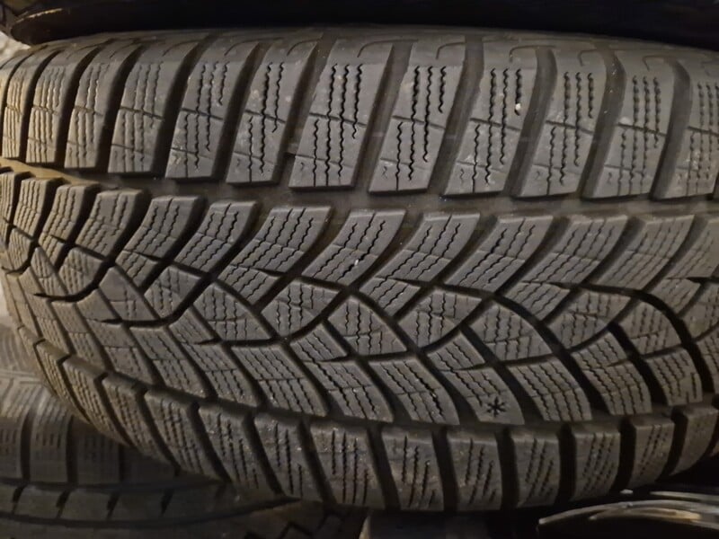 Photo 5 - Goodyear 8mm, 2021m R18 winter tyres passanger car