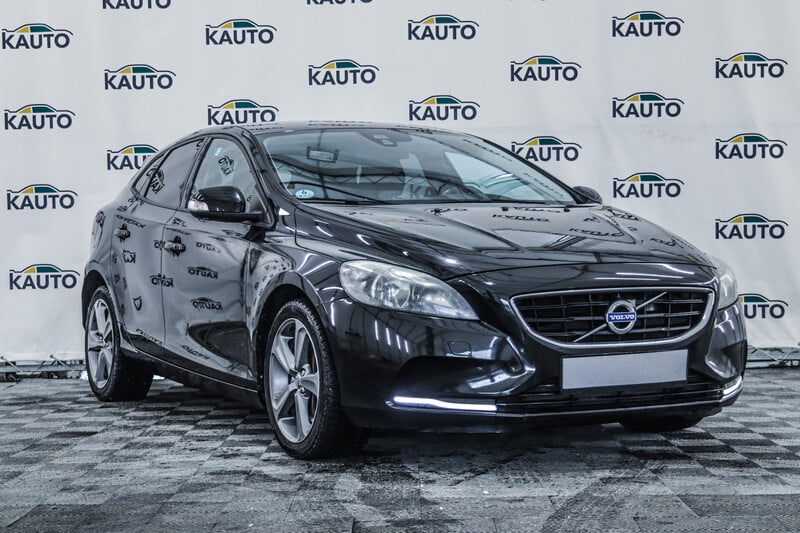 Фотография 2 - Volvo V40 2013 г Хэтчбек