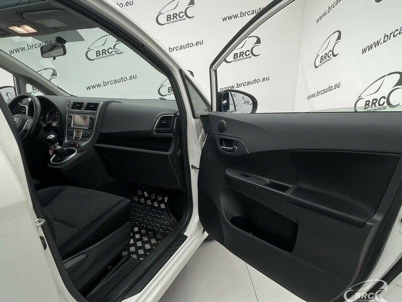 Photo 8 - Toyota Verso-S 1.3i 2012 y