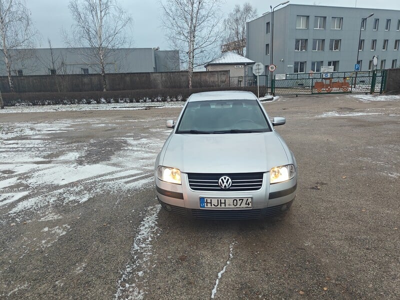 Фотография 1 - Volkswagen Passat 2001 г Седан