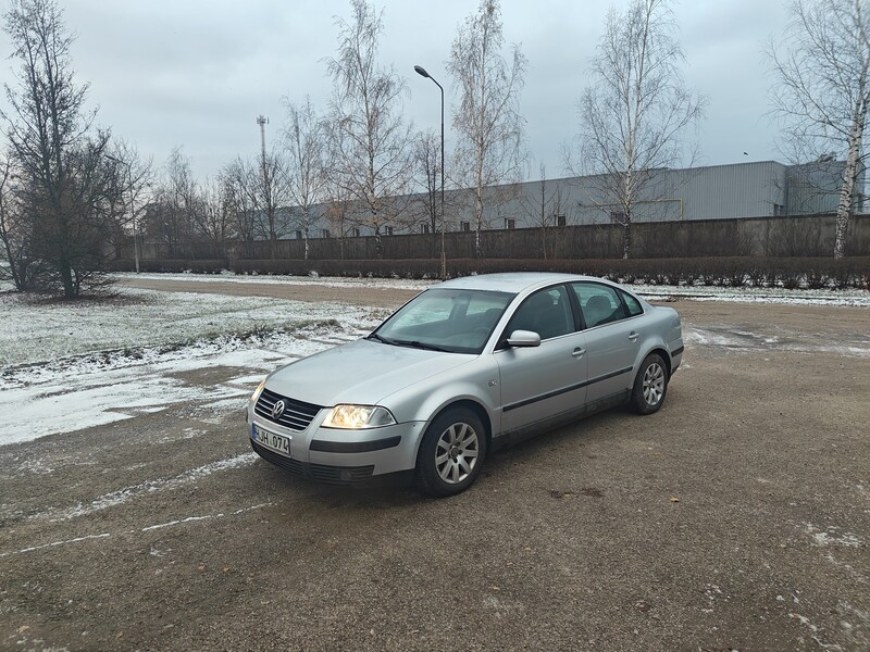 Фотография 3 - Volkswagen Passat 2001 г Седан