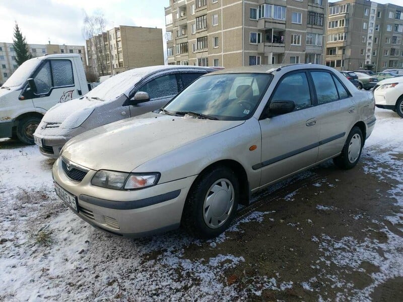 Photo 1 - Mazda 626 1998 y Hatchback