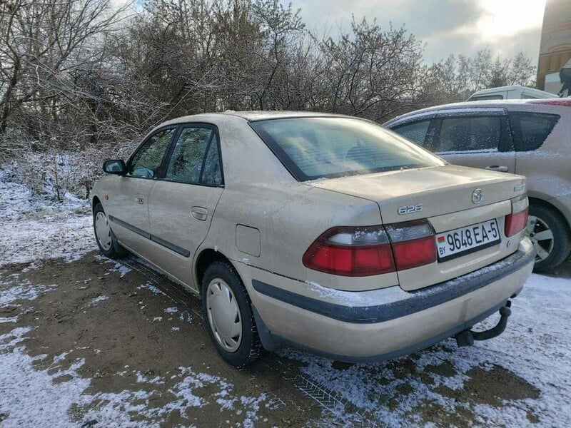 Photo 2 - Mazda 626 1998 y Hatchback