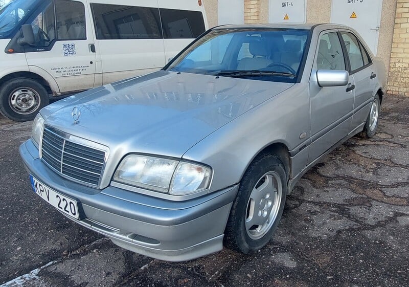 Photo 1 - Mercedes-Benz C 220 W202 1999 y