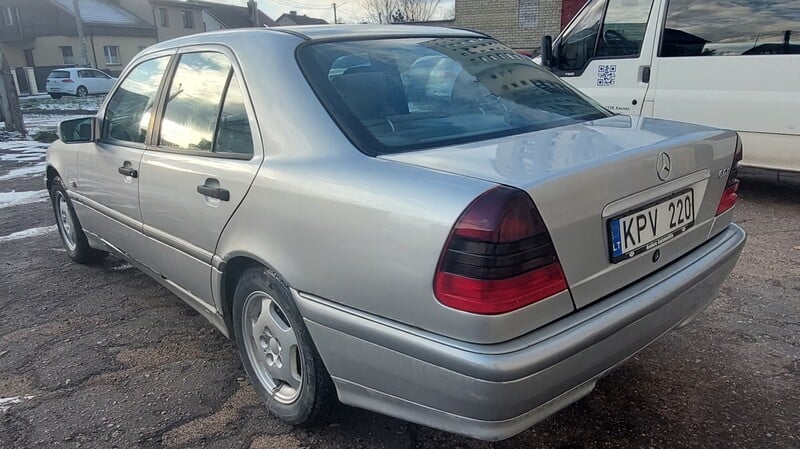 Photo 4 - Mercedes-Benz C 220 W202 1999 y