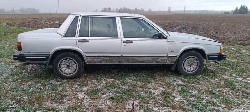 Photo 3 - Volvo 760 Gle gl 1985 y parts