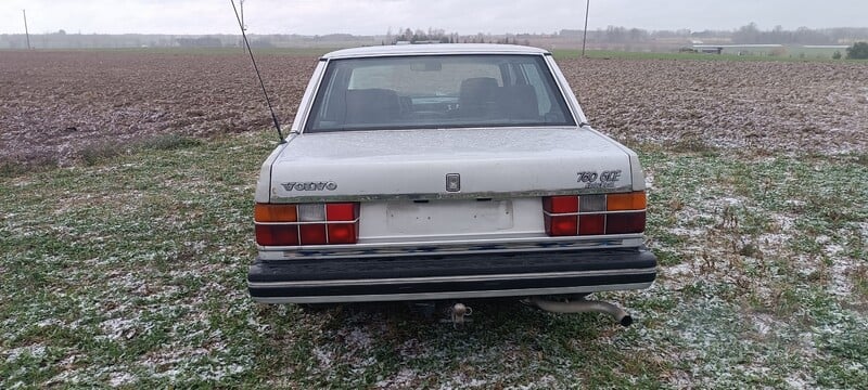 Photo 5 - Volvo 760 Gle gl 1985 y parts