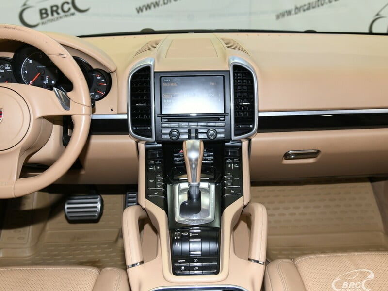 Photo 5 - Porsche Cayenne 3.0 diesel Automatas 2012 y