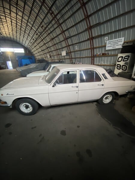 Photo 3 - Gaz 24 1982 y Sedan