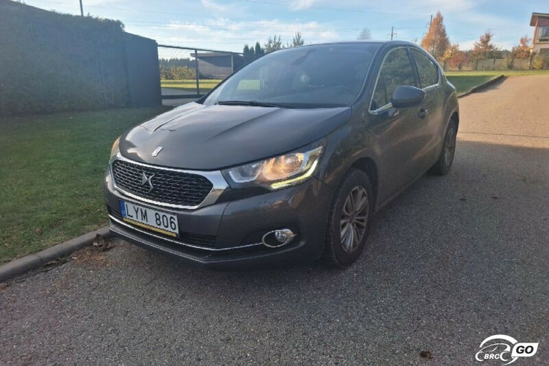 Photo 1 - Citroen DS4 2017 y Sedan