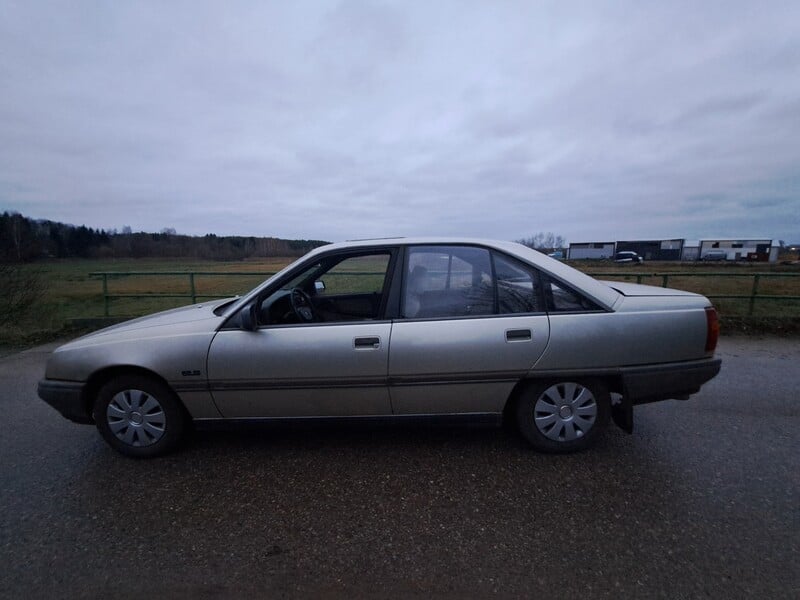 Фотография 10 - Opel Omega 1988 г Седан